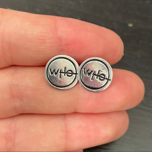 Doctor Who Earrings - Picture 4 of 4